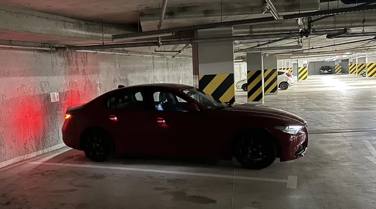 sosnowiec Alfa Romeo Giulia cena 78000 przebieg: 103000, rok produkcji 2017 z Sosnowiec